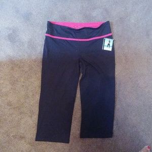 Brand new Victoria's Secret VSX yoga crop capris